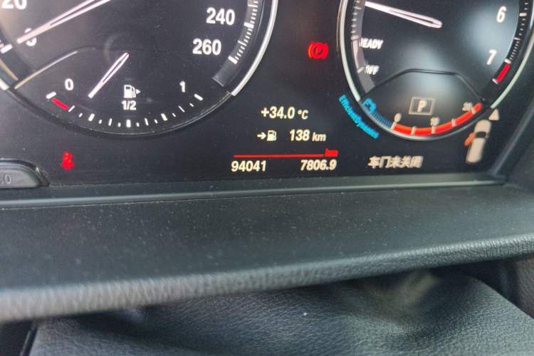 Used BMW X1 2020 sDrive25Li Leading Model Odometer Close Up