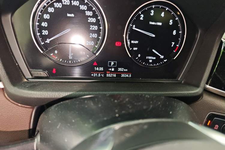 Used BMW X1 2020 sDrive20Li Fashion Model Odometer Close Up
