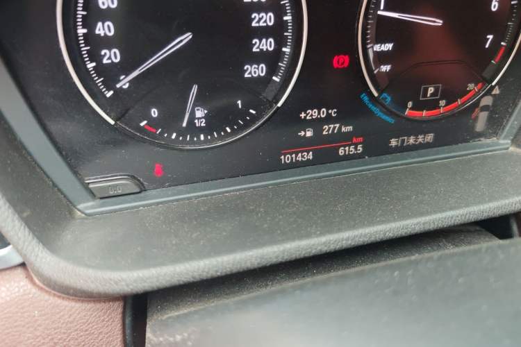 Used BMW X1 2020 sDrive25Li Leading Model Odometer Close Up
