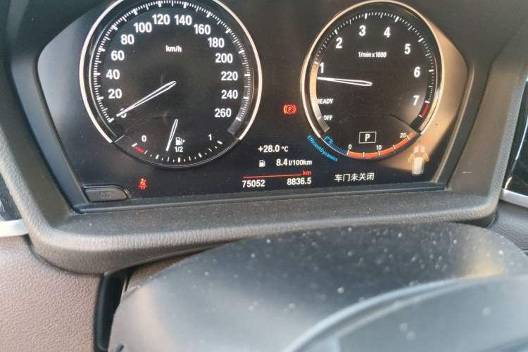 Used BMW X1 2020 sDrive25Li Leading Model Odometer Close Up