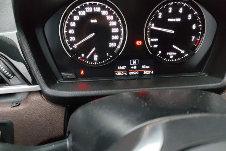 Used BMW X1 2020 sDrive20Li Fashion Model Odometer Close Up
