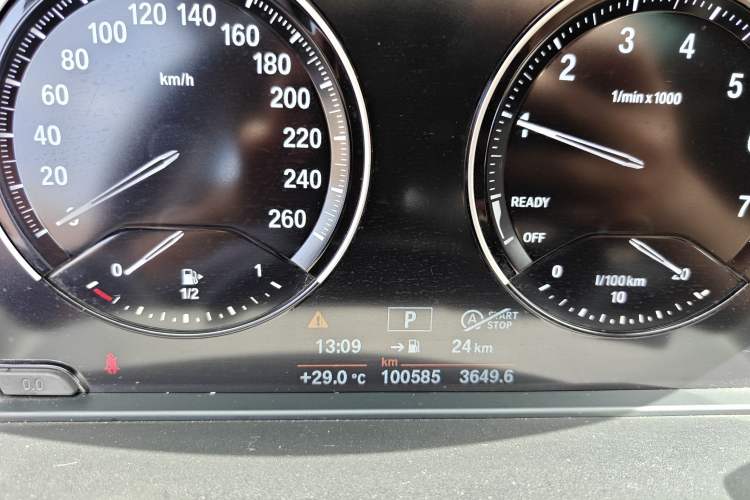 Used BMW X1 2020 sDrive20Li Fashion Model Odometer Close Up