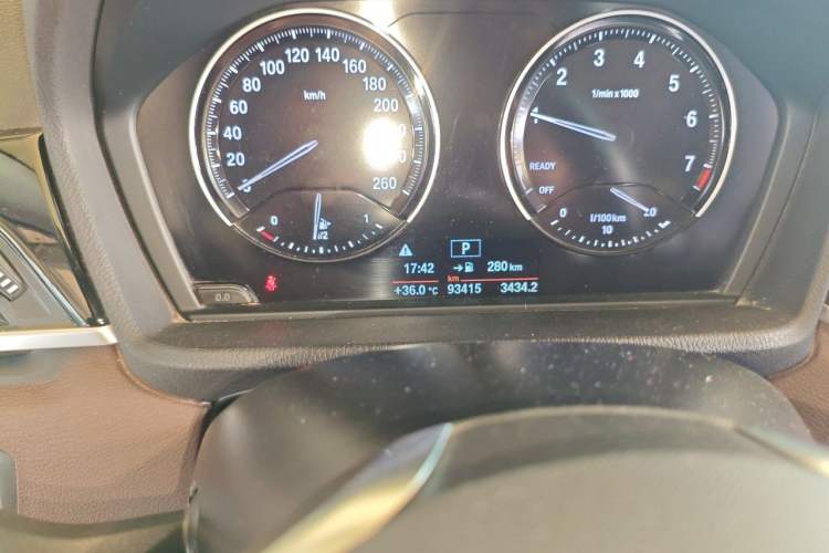 Used BMW X1 2020 sDrive20Li Fashion Model Odometer Close Up