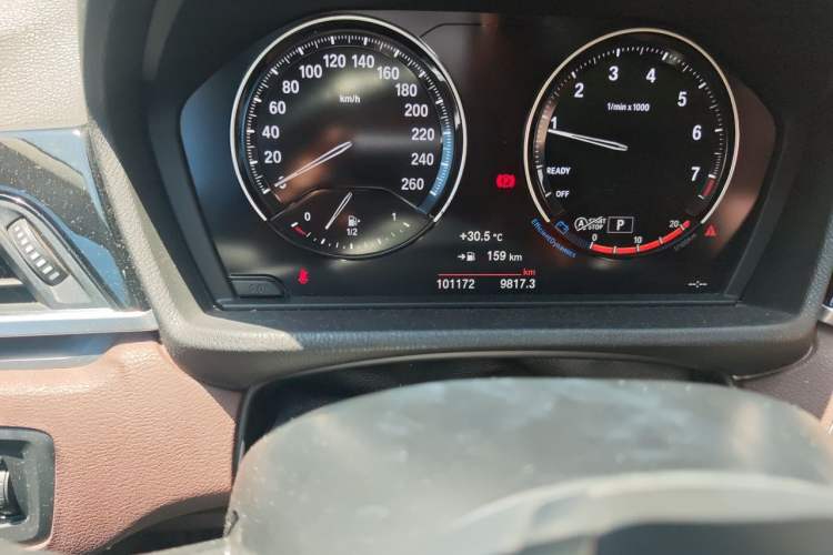 Used BMW X1 2020 sDrive25Li Leading Model Odometer Close Up