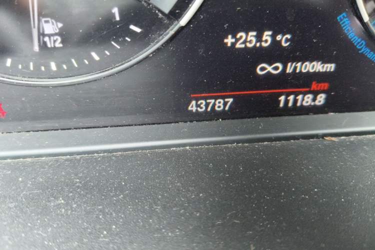 Used BMW X1 2020 sDrive20Li Premium Edition Odometer Close Up
