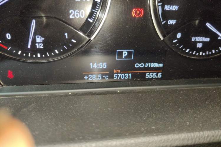 Used BMW X1 2020 sDrive20Li Fashion Model Odometer Close Up