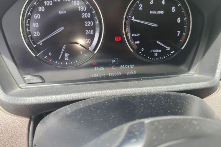 Used BMW X1 2020 sDrive20Li Fashion Model Odometer Close Up