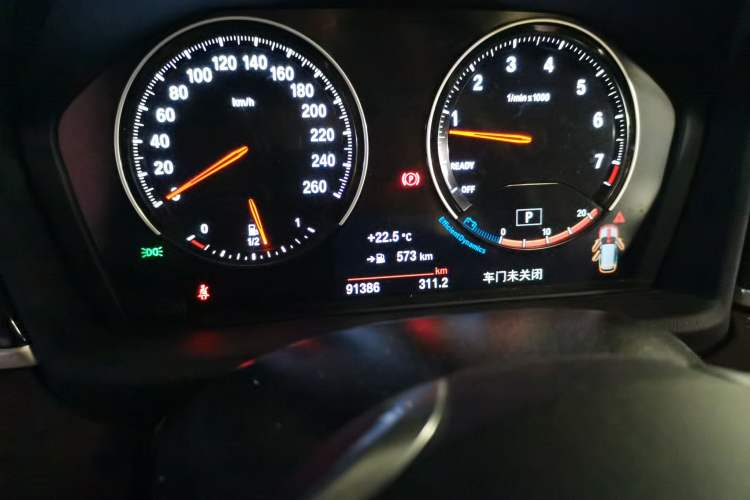 Used BMW X1 2020 sDrive25Li Leading Model Odometer Close Up