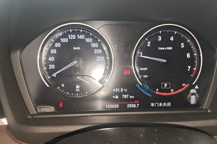Used BMW X1 2020 sDrive25Li Leading Model Odometer Close Up