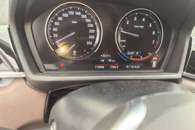 Used BMW X1 2020 sDrive25Li Leading Model Odometer Close Up
