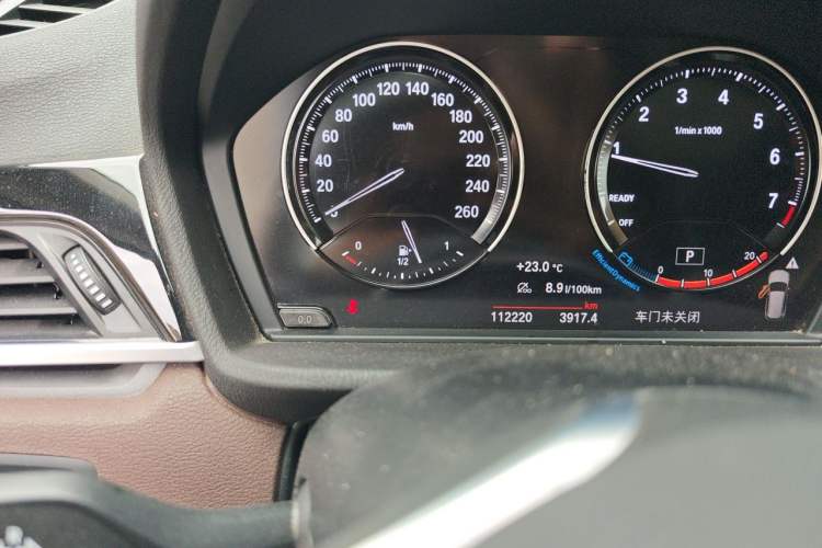 Used BMW X1 2020 sDrive25Li Leading Model Odometer Close Up