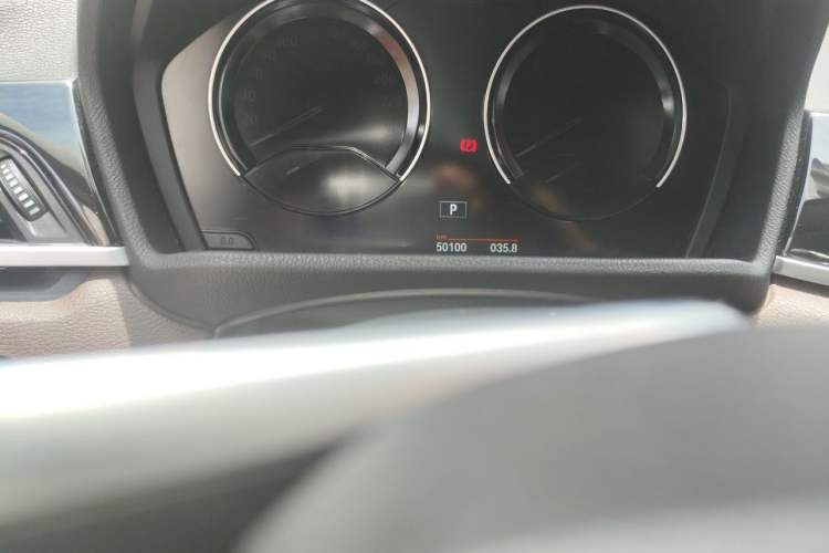 Used BMW X1 2020 sDrive20Li Fashion Model Odometer Close Up