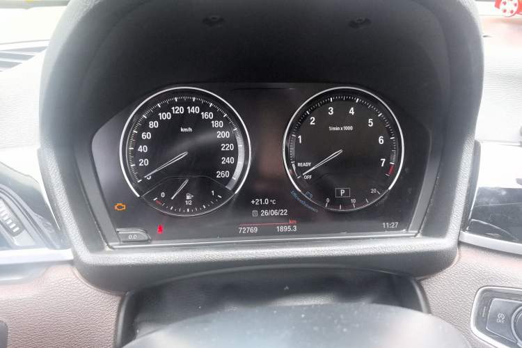 Used BMW X1 2020 sDrive25Li Leading Model Odometer Close Up