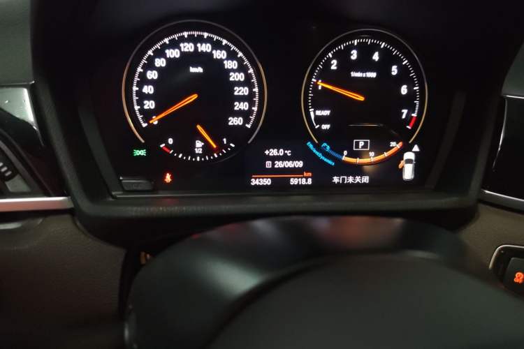 Used BMW X1 2020 sDrive25Li Leading Model Odometer Close Up