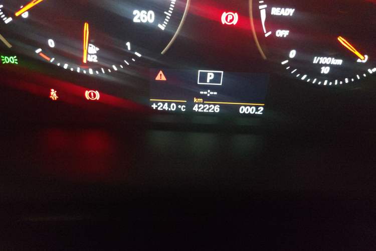 Used BMW X1 2020 sDrive20Li Fashion Model Odometer Close Up