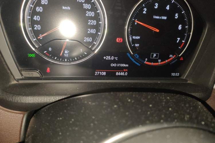 Used BMW X1 2020 sDrive25Li Leading Model Odometer Close Up