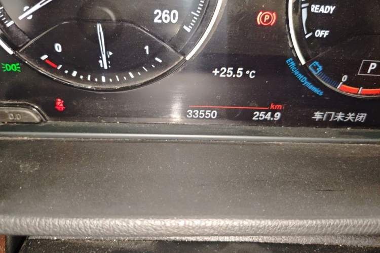 Used BMW X1 2020 sDrive25Li Leading Model Odometer Close Up