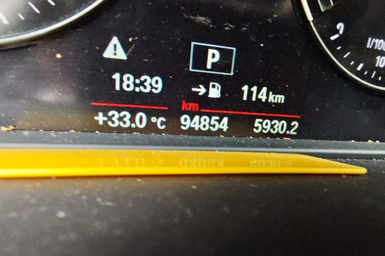 Used BMW X1 2020 sDrive20Li Fashion Model Odometer Close Up