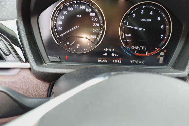 Used BMW X1 2020 sDrive25Li Leading Model Odometer Close Up