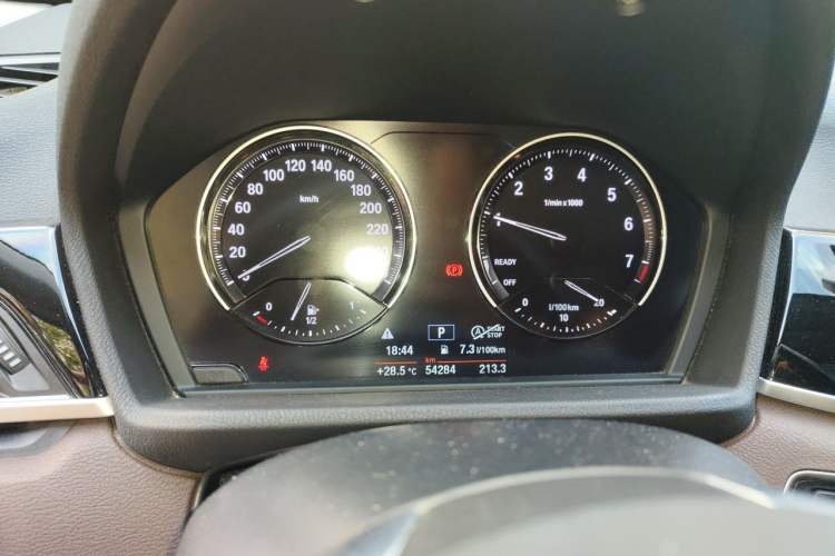 Used BMW X1 2020 sDrive20Li Fashion Model Odometer Close Up