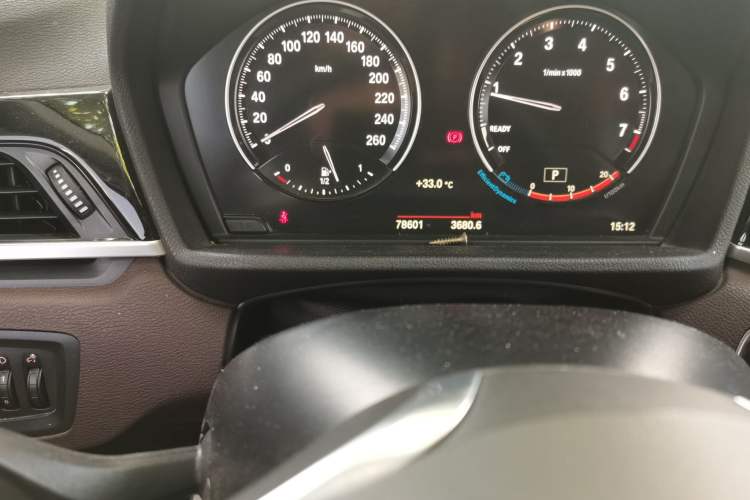 Used BMW X1 2020 sDrive25Li Leading Model Odometer Close Up