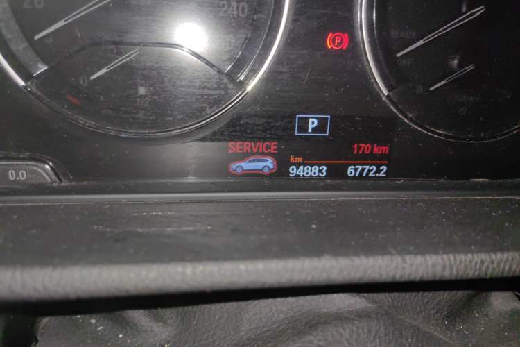 Used BMW X1 2020 sDrive20Li Fashion Model Odometer Close Up