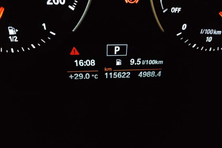 Used BMW X1 2020 sDrive20Li Fashion Model Odometer Close Up