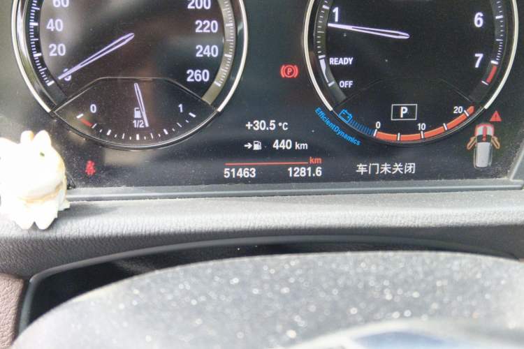 Used BMW X1 2020 sDrive25Li Leading Model Odometer Close Up