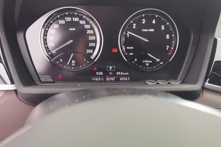Used BMW X1 2020 sDrive20Li Fashion Model Odometer Close Up