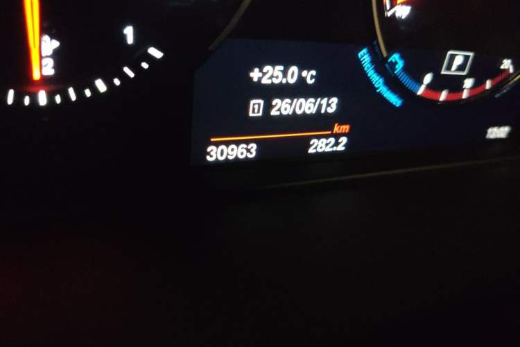 Used BMW X1 2020 sDrive25Li Leading Model Odometer Close Up