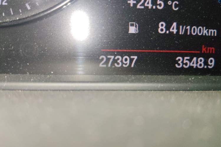 Used BMW X1 2020 sDrive25Li Leading Model Odometer Close Up