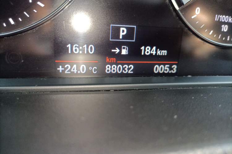 Used BMW X1 2020 sDrive20Li Fashion Model Odometer Close Up
