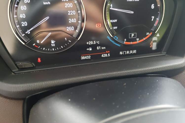 Used BMW X1 2020 sDrive25Li Leading Model Odometer Close Up