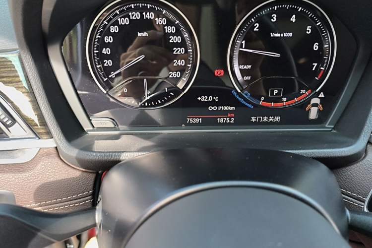 Used BMW X1 2020 xDrive25Li Luxury Edition Odometer Close Up