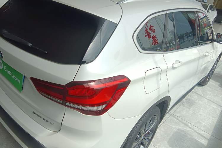 Used BMW X1 2020 sDrive20Li Fashion Model Rear Right 45 Deg