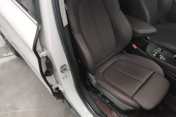 Used BMW X1 2020 sDrive25Li Leading Model Right Front Seat