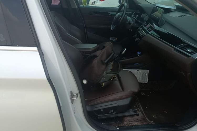 Used BMW X1 2020 sDrive25Li Leading Model Right Front Seat