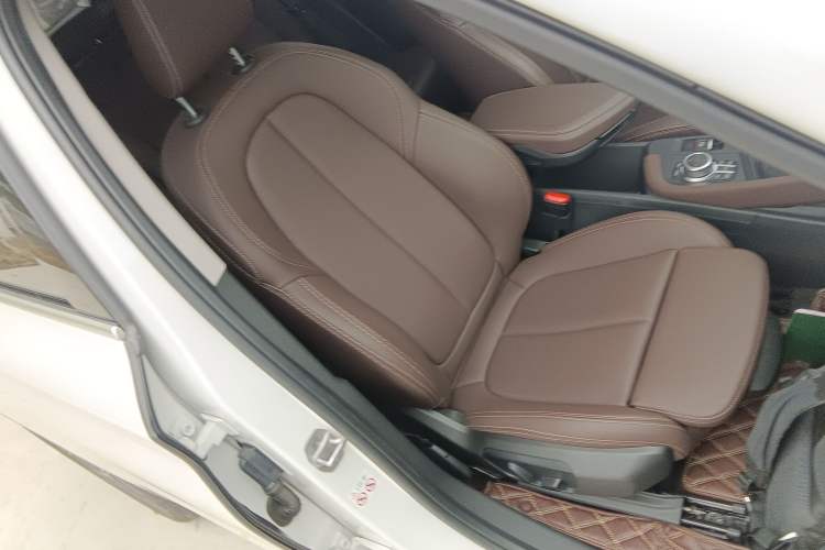 Used BMW X1 2020 sDrive25Li Leading Model Right Front Seat
