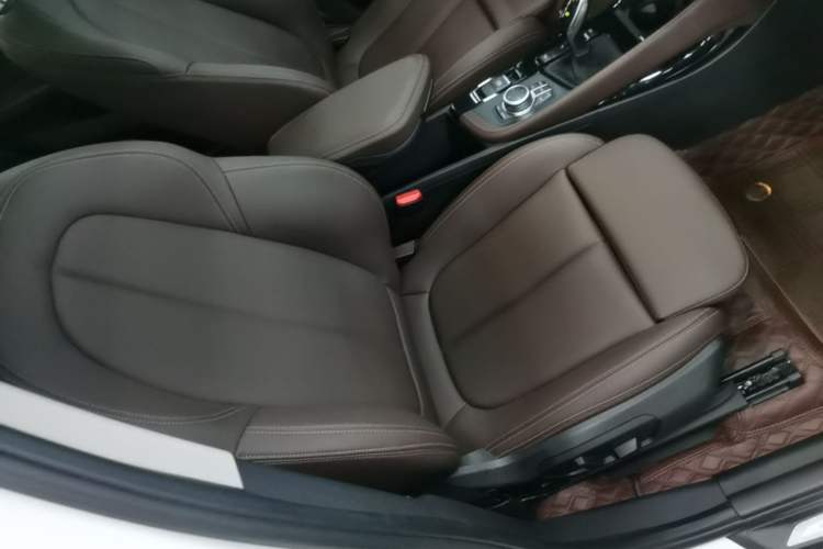Used BMW X1 2020 xDrive25Li Luxury Edition Right Front Seat