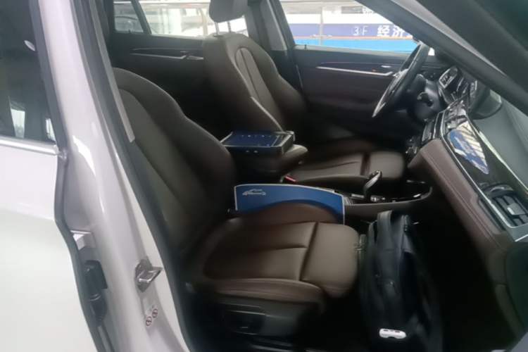 Used BMW X1 2020 xDrive25Li Luxury Edition Right Front Seat
