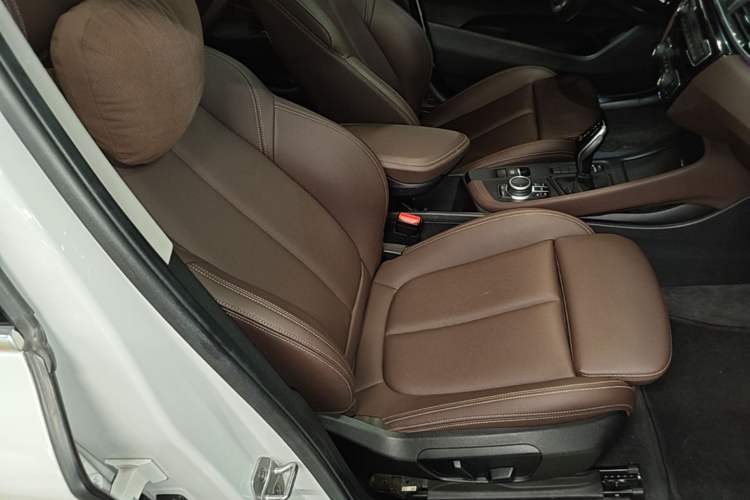 Used BMW X1 2020 sDrive25Li Leading Model Right Front Seat