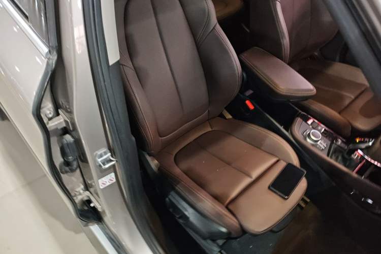 Used BMW X1 2020 xDrive25Li Luxury Edition Right Front Seat