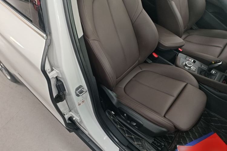 Used BMW X1 2020 sDrive25Li Leading Model Right Front Seat