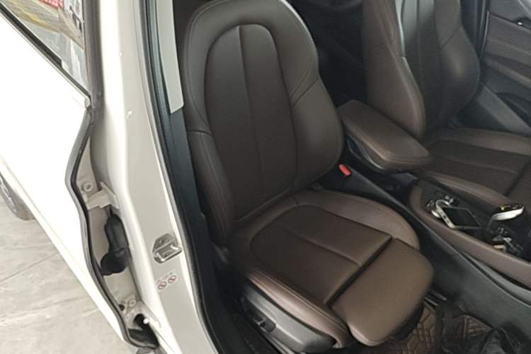 Used BMW X1 2020 sDrive25Li Leading Model Right Front Seat