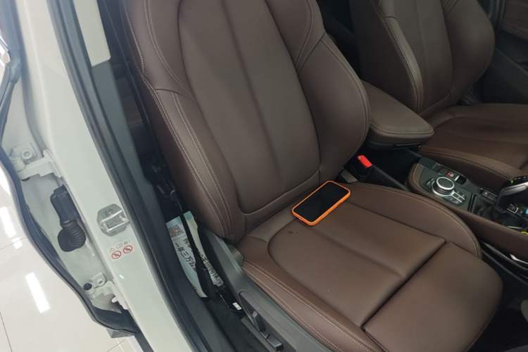 Used BMW X1 2020 xDrive25Li Luxury Edition Right Front Seat