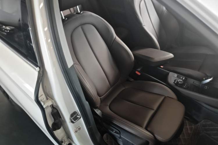 Used BMW X1 2020 sDrive20Li Fashion Model Right Front Seat