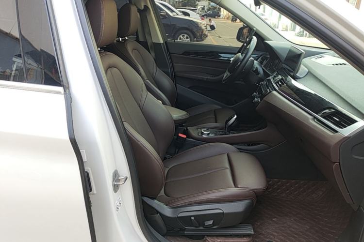 Used BMW X1 2020 sDrive25Li Leading Model Right Front Seat