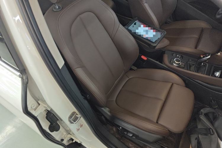 Used BMW X1 2020 sDrive25Li Leading Model Right Front Seat