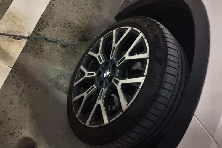 Used BMW X1 2020 xDrive25Li Luxury Edition Right Front Wheel Hub