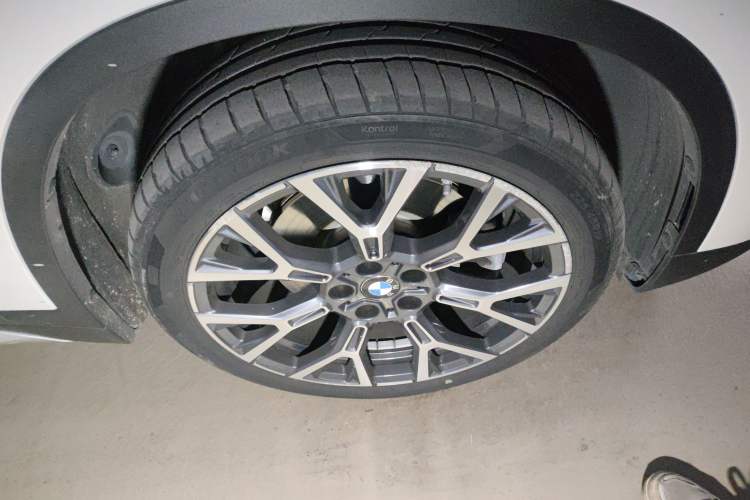 Used BMW X1 2020 xDrive25Li Luxury Edition Right Front Wheel Hub